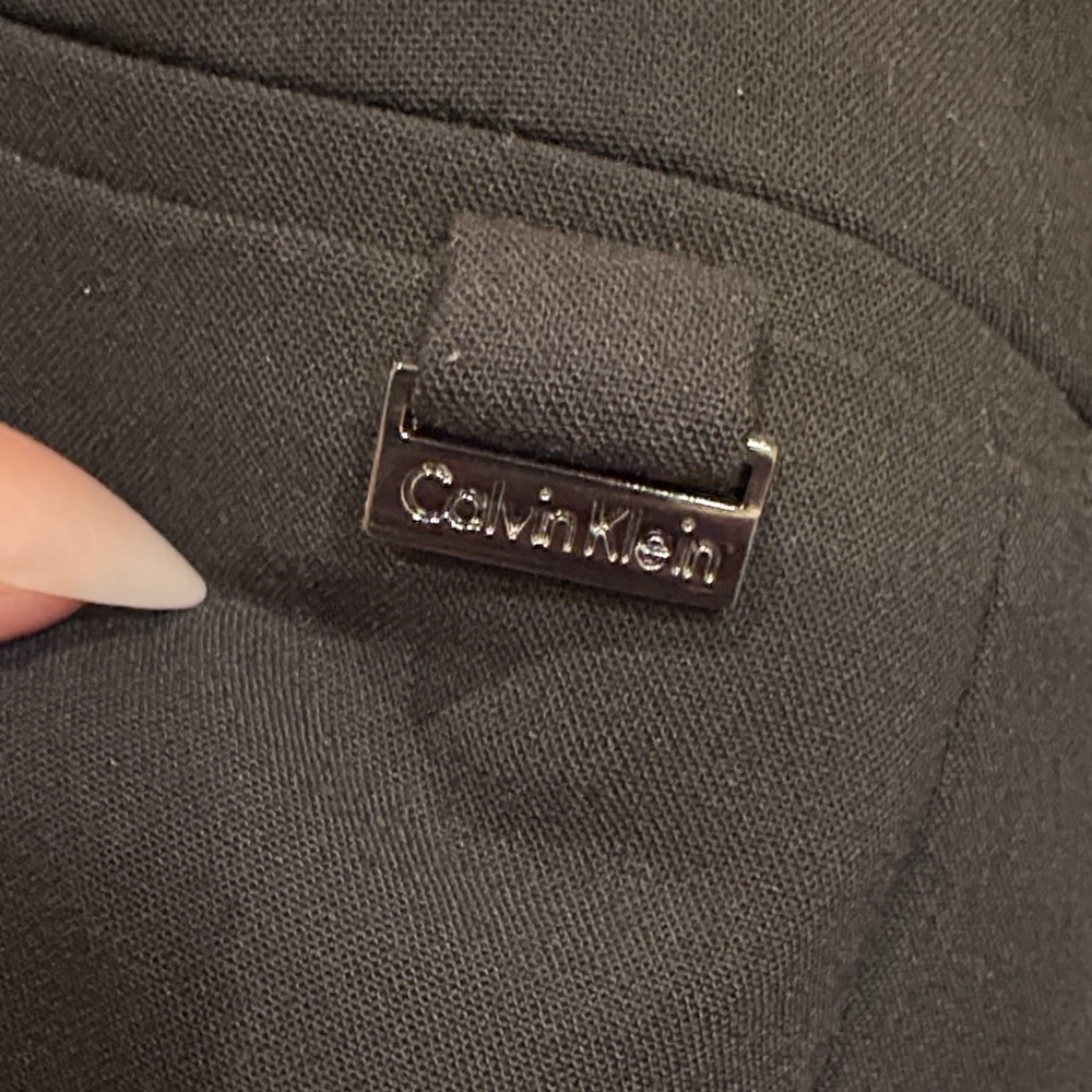 Calvin Klein Elegant Black Women's Skirt - Picture 5 of 7